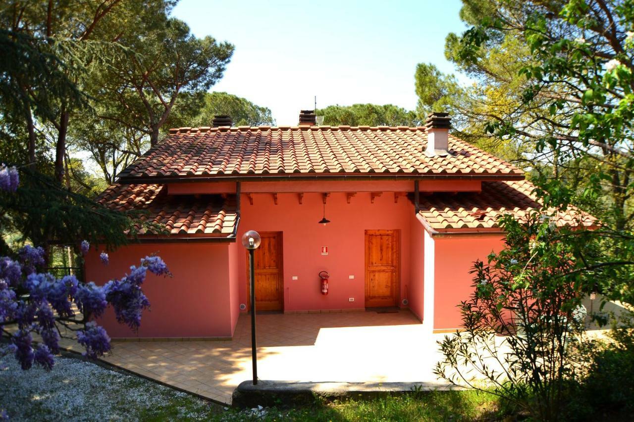 Agriturismo Poggio Al Pino Montelupo Fiorentino Exterior photo